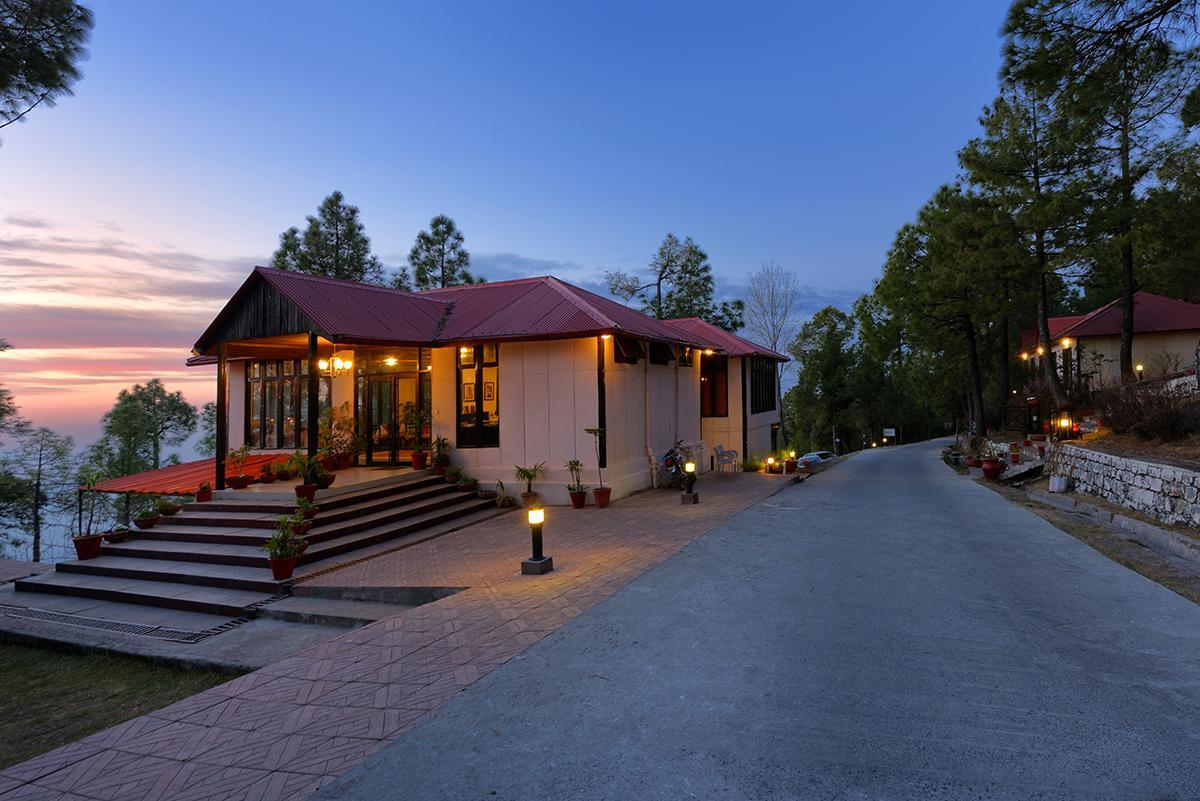 Arcadian Blue Pines Hotel Murree Exterior foto