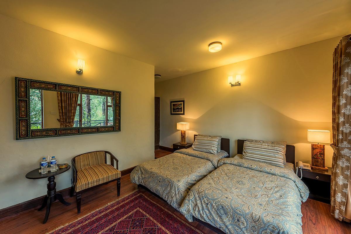 Arcadian Blue Pines Hotel Murree Exterior foto