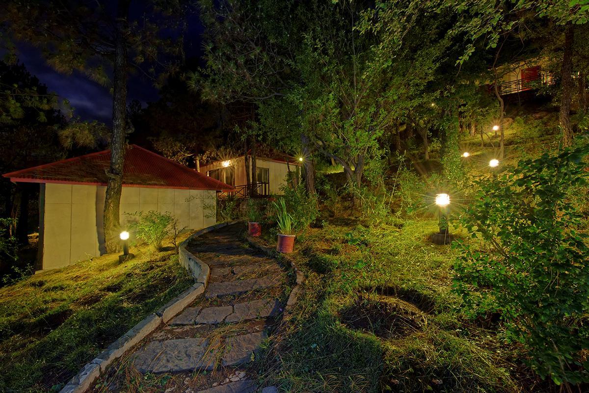 Arcadian Blue Pines Hotel Murree Exterior foto