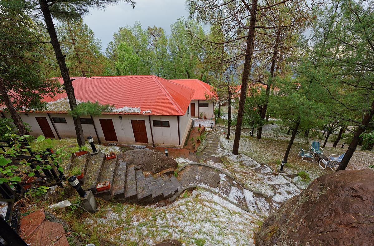Arcadian Blue Pines Hotel Murree Exterior foto